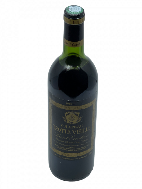 Bordeaux Saint Émilion classement Premier Grand Cru Classé Château Trotte Vieille propriété illustre réputation grand vin rouge garde vieillissement maturité dégustation potentiel perception millésime nez bouche attaque finale note arôme bouquet couleur robe reflets pourpre noire brillant teinte tuilé sublime évolution fruits noirs mûrs cuits sous-bois truffe réglisse cigare feuille tabac complexe délicate structure tannique concentration saveurs torréfaction fraîcheur densité longue subtil poivrée persistance exceptionnelle