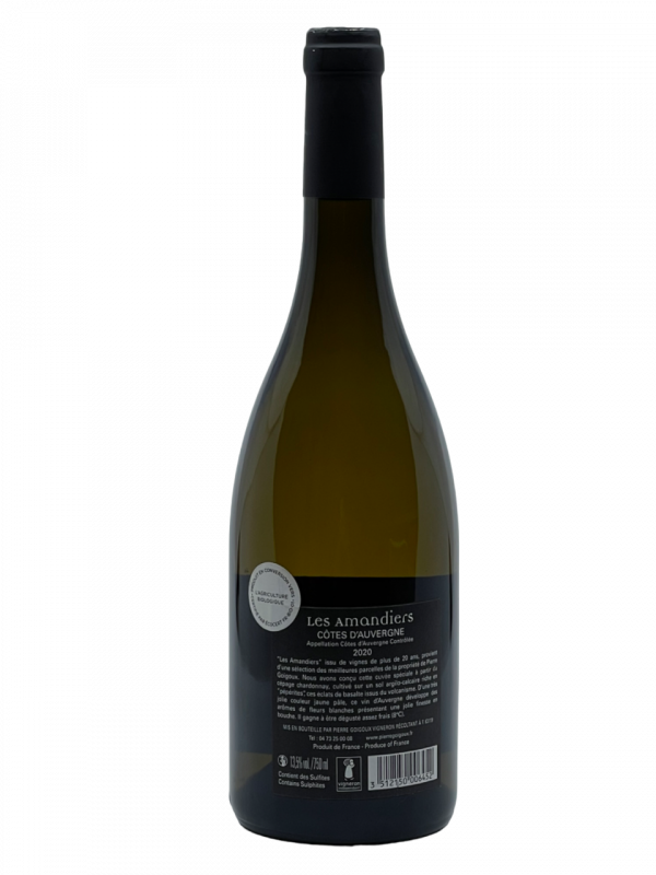 Loire Côtes d’Auvergne domaine de la Croix Arpin Pierre Goigoux Amandiers cuvée spéciale silex feu vieilles vignes récolte vin blanc biologique Ecocert certification cépage chardonnay cave caveau dégustation cœur volcan passion authenticité région viticole volcanique monde parcellaire singularité Chaîne des Puys famille terroir passé mémoire histoire ambassadeur expressif élégant millésime nez bouche attaque finale note arôme bouquet couleur robe reflets jaune pâle fleurs blanches jolie finesse