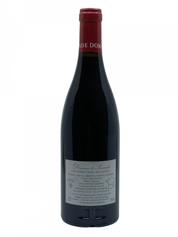 Rhône Gigondas Domaine La Soumade appellation André Romero Stéphane Derenoncourt collaboration vinification vigne vin rouge propriété domaine familial exploitation notoriété renommée réputation cépage Syrah millésime nez bouche attaque finale note arôme bouquet couleur robe grenat foncé concentré complexité fruits noirs mûrs fumée excessive corsé charnu puissance longueur épice richesse vieillissement apogée maturité