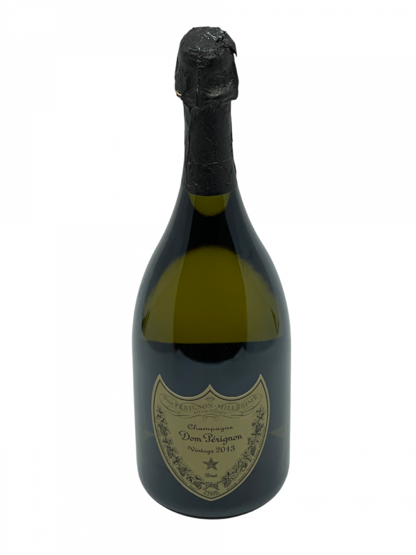 Champagne brut millésimé vintage Moët et Chandon succès commercial renommé planétaire monde mondial Dom Pérignon cuvée prestige maison bouteille flacon meilleures années exceptionnelles secret LVMH propriétaire millésime interprétation ultime unique vendange ensoleillement maturité raisin cour grand assemblage cépage chardonnay pinot noir nez bouche attaque finale note arôme bouquet couleur robe gourmand pralin fruits secs dense tourbe iode vivacité puissance droite richesse étonnante persistante tranchant incisif vieillissement apogée potentiel de garde évolution spirale douceur florale minéralité grisée typique fruité confit végétal fraîcheur incroyable feuille camphrier prolonge épice bois réglisse physique tactile vibrant aromatique construction rythme rupture harmonie innovation création confrontation verticalité minérale présence profonde persistance précise amère iodée saline