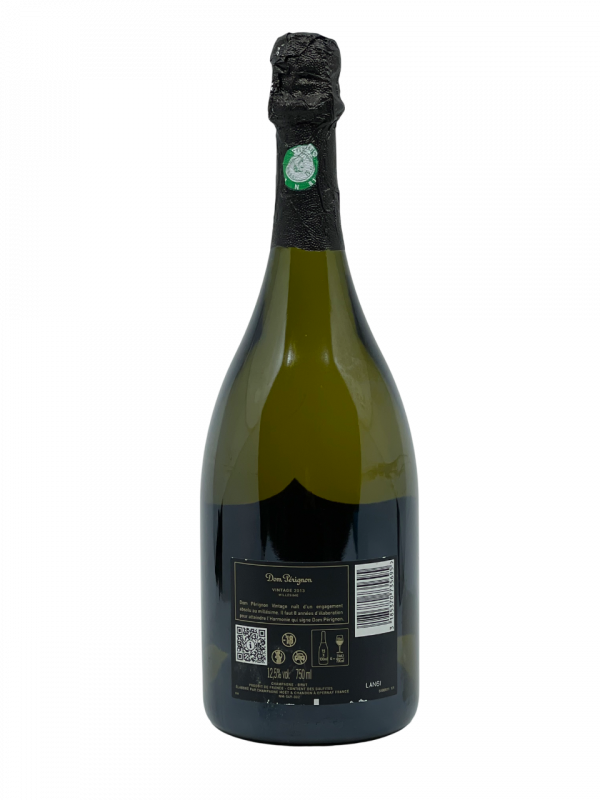 Champagne brut millésimé vintage Moët et Chandon succès commercial renommé planétaire monde mondial Dom Pérignon cuvée prestige maison bouteille flacon meilleures années exceptionnelles secret LVMH propriétaire millésime interprétation ultime unique vendange ensoleillement maturité raisin cour grand assemblage cépage chardonnay pinot noir nez bouche attaque finale note arôme bouquet couleur robe gourmand pralin fruits secs dense tourbe iode vivacité puissance droite richesse étonnante persistante tranchant incisif vieillissement apogée potentiel de garde évolution spirale douceur florale minéralité grisée typique fruité confit végétal fraîcheur incroyable feuille camphrier prolonge épice bois réglisse physique tactile vibrant aromatique construction rythme rupture harmonie innovation création confrontation verticalité minérale présence profonde persistance précise amère iodée saline