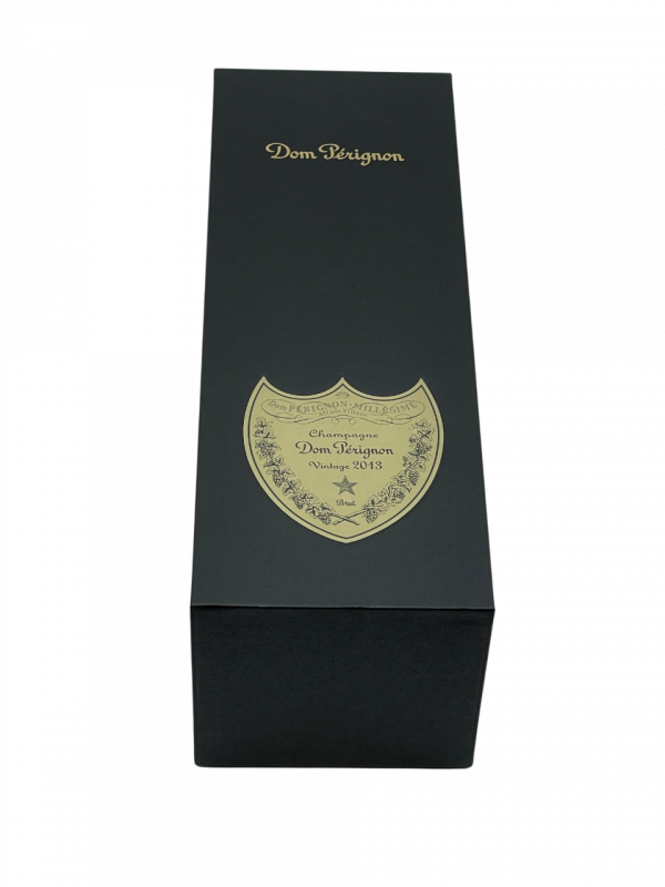 Champagne brut millésimé vintage Moët et Chandon succès commercial renommé planétaire monde mondial Dom Pérignon cuvée prestige maison bouteille flacon meilleures années exceptionnelles secret LVMH propriétaire millésime interprétation ultime unique vendange ensoleillement maturité raisin cour grand assemblage cépage chardonnay pinot noir nez bouche attaque finale note arôme bouquet couleur robe gourmand pralin fruits secs dense tourbe iode vivacité puissance droite richesse étonnante persistante tranchant incisif vieillissement apogée potentiel de garde évolution spirale douceur florale minéralité grisée typique fruité confit végétal fraîcheur incroyable feuille camphrier prolonge épice bois réglisse physique tactile vibrant aromatique construction rythme rupture harmonie innovation création confrontation verticalité minérale présence profonde persistance précise amère iodée saline