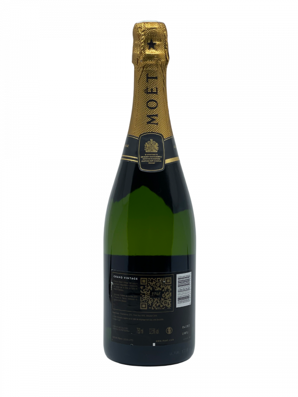 Champagne brut millésimé vintage Moët et Chandon succès commercial renommé planétaire monde mondial cuvée brut impérial maison napoléon empereur honneur sabre meilleures années exceptionnelles LVMH propriétaire millésime assemblage cépage chardonnay pinot noir meunier interprétation expression terroir lumineux lueur histoire initiation nez bouche attaque finale note arôme bouquet couleur robe récolte qualité exceptionnelle maturité puissant fruité charnu remarquable