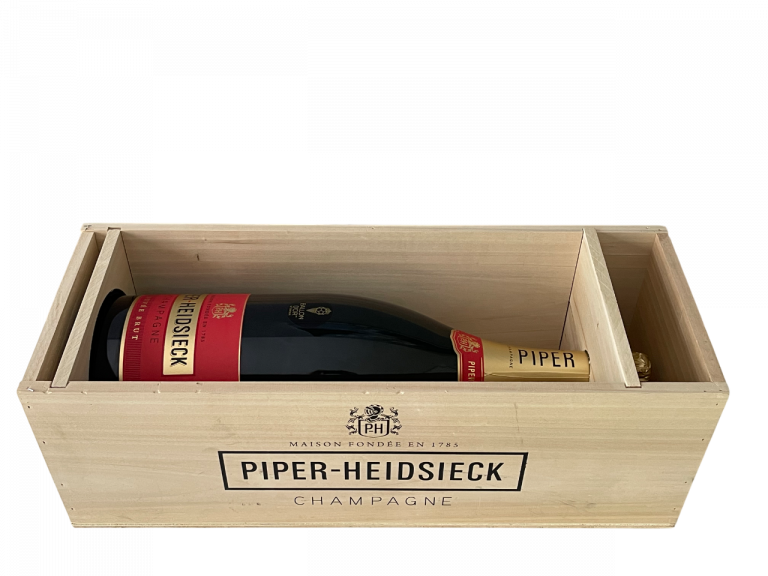 Champagne brut millésimé piper heidsieck rare champagne maison football ballon or cérémonie partenaire groupe amaury fifa organisation cocktail évènement lauréat mathusalem flacon bouteille dédicace lionel messi exposition musée collerette macaron coffret bois original