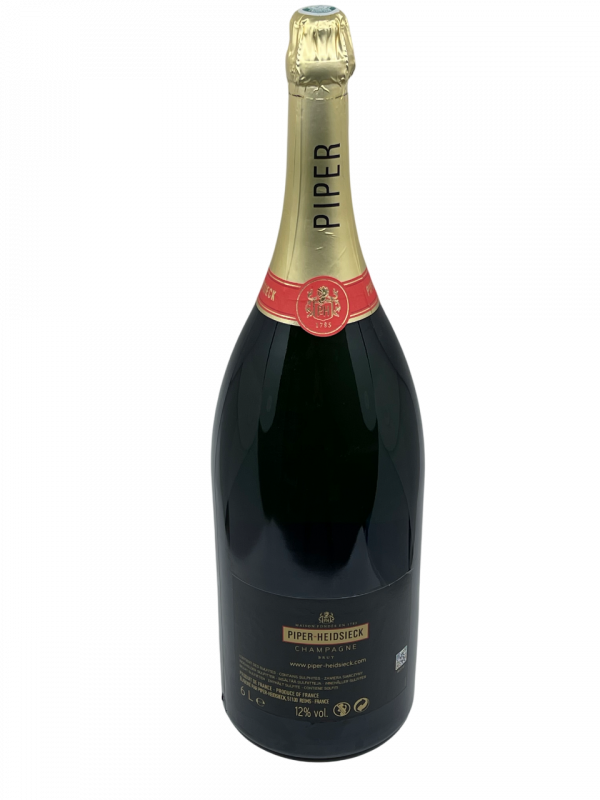 Champagne brut millésimé piper heidsieck rare champagne maison football ballon or cérémonie partenaire groupe amaury fifa organisation cocktail évènement lauréat mathusalem flacon bouteille dédicace lionel messi exposition musée collerette macaron coffret bois original