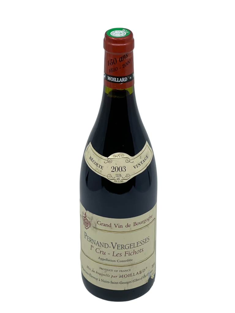 Bourgogne Pernand Vergelesses Premier Les Fichots Maison Moillard climat appellation colline corton vigneron viticole vigne vin rouge cave cuvée génération succession savoir-faire tradition rigueur prestigieux réputation partenaire œnologue qualité représentation terroir jeunesse millésime nez bouche attaque finale note arôme bouquet couleur robe reflets rubis violet minérale graphite charbon fraise griotte nuance boisée puissante précise fraîche maturité longueur vieillissement apogée