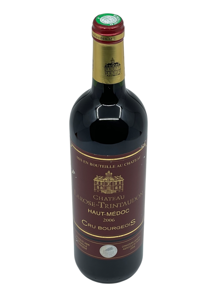Bordeaux Haut Médoc Château Propriété histoire produit d’exception historique terroir respect environnement classique indémodable inaltérable bouteille larose trintaudon chais vignobles vins rouges entité autonome classement cru bourgeois exceptionnel supérieur label agriculture biologique millésime couleur sombre rubis foncé reflets violines arômes notes fruits noirs réglisse jolie vanillée ample savoureuse belle intégration tanins